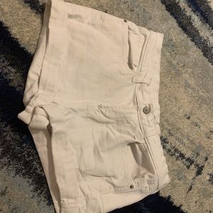 Old Navy Size 10 White Boyfriend Jean Shorts